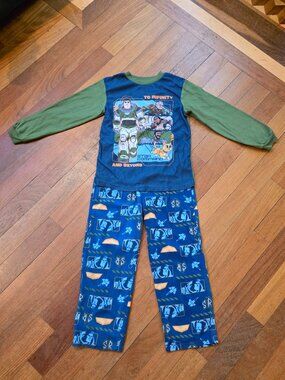 Disney Pixar Buzz Lightyear 2-Piece Pajama Set Size M (8/10)